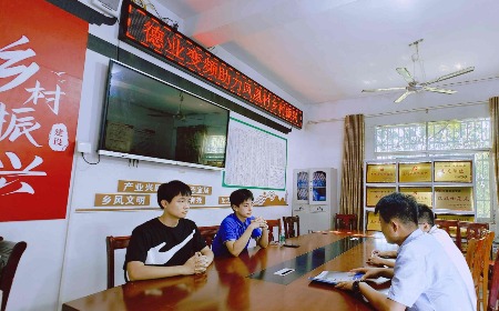 公益慈悲，，，，，，我们一向在路上